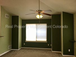 Single Family Home For Rent in Arvada, CO (Photo 2 of 8)