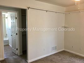 Single Family Home For Rent in Arvada, CO (Photo 4 of 8)