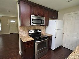 5500 Evans Ave, Austin, Tx 78751 3 Beds 2 Baths 1,144 Sqft in Austin, TX (Photo 4 of 12)