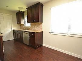 5500 Evans Ave, Austin, Tx 78751 3 Beds 2 Baths 1,144 Sqft in Austin, TX (Photo 5 of 12)