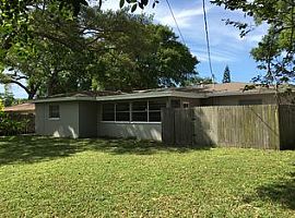 2007 6th Ave Sw, Largo, Fl 33770 3 Beds 2 Baths 1,685 Sqft in Largo, FL (Photo 5 of 12)