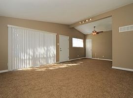 1245 Ensenada Dr, Florissant, Mo 63031 3 Beds 1 Bath 1,064 Sqft in Florissant, MO (Photo 5 of 11)