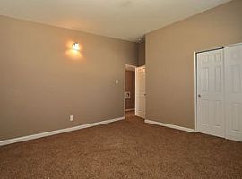 1245 Ensenada Dr, Florissant, Mo 63031 3 Beds 1 Bath 1,064 Sqft in Florissant, MO (Photo 7 of 11)