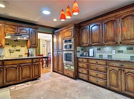 1913 Bluebird Ave, Fort Worth, Tx 76111 3 Beds 2 Baths 2,500 Sq in Fort Worth, TX (Photo 8 of 12)