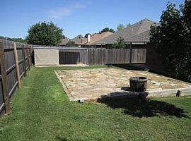 4 Beds 2 Baths 1,900 Sqftv in Oklahoma City, OK (Photo 5 of 11)