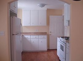 150 E Thomson Ave, Sonoma, Ca 95476 2 Beds 1 Bath 900 Sqft in Sonoma, CA (Photo 2 of 12)