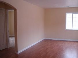 150 E Thomson Ave, Sonoma, Ca 95476 2 Beds 1 Bath 900 Sqft in Sonoma, CA (Photo 5 of 12)