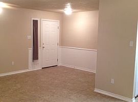  6549 Steep Hollow Cir, Bryan, Tx 77808 3 Beds 2 Baths 1,450 Sq in Bryan, TX (Photo 3 of 12)