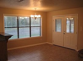  6549 Steep Hollow Cir, Bryan, Tx 77808 3 Beds 2 Baths 1,450 Sq in Bryan, TX (Photo 6 of 12)