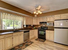  126 Sweetmans Ln, Manalapan, Nj 07726 4 Beds 2 Baths 1,921 Sqf in Manalapan, NJ (Photo 4 of 12)