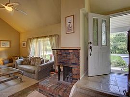  126 Sweetmans Ln, Manalapan, Nj 07726 4 Beds 2 Baths 1,921 Sqf in Manalapan, NJ (Photo 6 of 12)