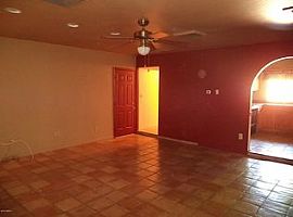  2108 W Del Oro Cir, Mesa, Az 85202 3 Beds 2 Baths 2,000 Sqft in Mesa, AZ (Photo 5 of 9)