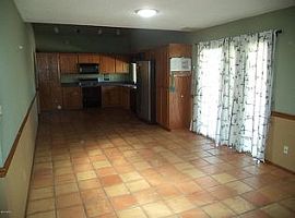  2108 W Del Oro Cir, Mesa, Az 85202 3 Beds 2 Baths 2,000 Sqft in Mesa, AZ (Photo 7 of 9)