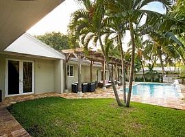 5 Beds 6 Baths For Rent in Miami, FL (Photo 2 of 7)