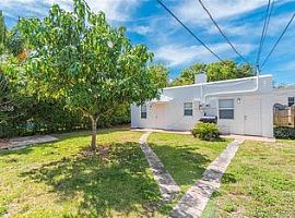 2 Beds 1 Bath For Rent! in Miami, FL