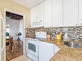 2 Beds 1 Bath For Rent! in Miami, FL (Photo 6 of 6)