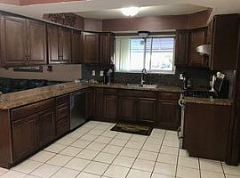  26410 Nicola Dr, Warren, Mi 48091 3 Beds 2 Baths 1,517 Sqft in Warren, MI (Photo 5 of 12)