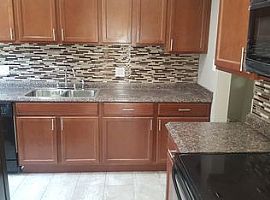  3812 Lincoln St, Dearborn, Mi 48124 3 Beds 1 Bath 978 Sqft in Dearborn, MI (Photo 2 of 10)