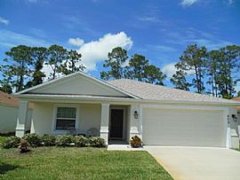  88 Hamilton Dr, Roslyn, Ny 11576 3 Beds 2 Baths 1,504 Sqft in Roslyn, NY (Photo 2 of 8)