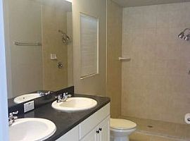  88 Hamilton Dr, Roslyn, Ny 11576 3 Beds 2 Baths 1,504 Sqft in Roslyn, NY (Photo 8 of 8)