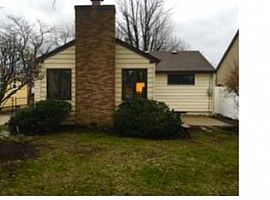  312 N Ellicott St, Williamsville, Ny 14221 3 Beds 1 Bath 1,243 in Williamsville, NY (Photo 2 of 4)