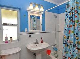 3 Beds 2 Baths For Rent in Fl in Coral Gables, FL (Photo 8 of 9)