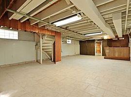 3 Beds 2 Baths 1,050 Sqft For Rent. in Chicago, IL (Photo 3 of 9)