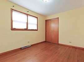 3 Beds 2 Baths 1,050 Sqft For Rent. in Chicago, IL (Photo 9 of 9)