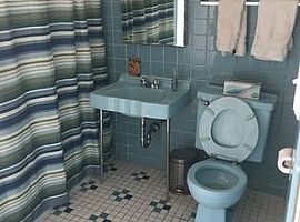 3 Beds 2 Baths 2,400 Sqft For Rent  in Chicago, IL (Photo 5 of 8)