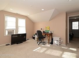 4 Beds 4 Baths 2,000 Sqft For Rent in Chicago, IL (Photo 11 of 12)