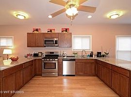 4 Beds 4 Baths 2,000 Sqft For Rent in Chicago, IL (Photo 12 of 12)