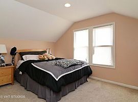4 Beds 4 Baths 2,000 Sqft For Rent in Chicago, IL (Photo 3 of 12)