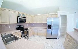  19340 Nw 8th St, Pembroke Pines, Fl 33029 4 Beds 2.5 Baths 3,3 in Pembroke Pines, FL (Photo 10 of 12)