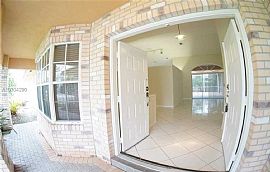  19340 Nw 8th St, Pembroke Pines, Fl 33029 4 Beds 2.5 Baths 3,3 in Pembroke Pines, FL (Photo 4 of 12)