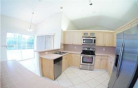  19340 Nw 8th St, Pembroke Pines, Fl 33029 4 Beds 2.5 Baths 3,3 in Pembroke Pines, FL (Photo 9 of 12)