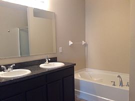 Single Family Home For Rent Asap in Grand Island, FL (Photo 6 of 8)