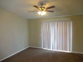 Single Family Home For Rent Asap in Middleburg, FL (Photo 4 of 6)
