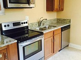 5305 Bedford Rd, Jacksonv Rent 650 Deposit 650 Total 1300 in Jacksonville, FL (Photo 4 of 7)