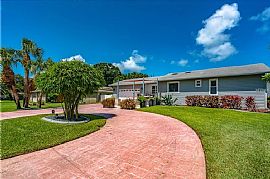4189 52nd Ave S, Saint Petersburg, Fl 33711 4 Beds 3 Baths 2,27 in Saint Petersburg, FL