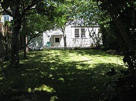 2 Beds 1 Bath 750 Sqft For Rent  in Seattle, WA (Photo 2 of 7)