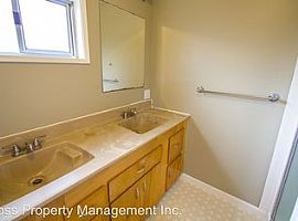 3 Beds 2 Baths For Rent in Seattle, WA (Photo 4 of 9)