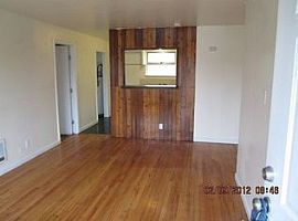 A Well Maintained , Cute Home For Rent in Seattle, WA (Photo 6 of 6)