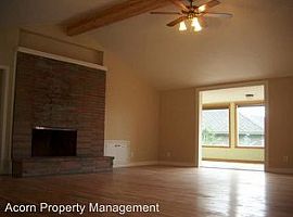 3 Beds 2 Baths 2,014 Sqft For Rent in Portland, OR (Photo 5 of 10)