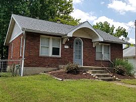  2 Beds 1 Bath 780 Sqft in Overland, MO