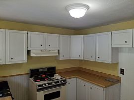  2 Beds 1 Bath 780 Sqft in Overland, MO (Photo 6 of 11)