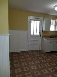  2 Beds 1 Bath 780 Sqft in Overland, MO (Photo 8 of 11)
