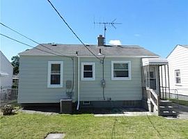 1445 E Evelyn Ave, Hazel Park, Mi 48030 2 Beds 1 Bath 700 Sqft in Hazel Park, MI (Photo 11 of 12)