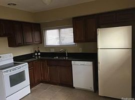 25410 Miracle Dr, Madison Heights, Mi 48071 2 Beds · 1 Bath · 9 in Madison Heights, MI (Photo 8 of 10)