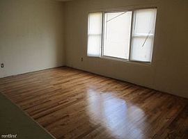 275 Newport St, Detroit, Mi 48215 3 Beds 1 Bath 1,000 Sqft in Detroit, MI (Photo 3 of 7)