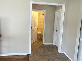 1506 Parker Ln, Austin, Tx 78741 2 Beds 1 Bath 800 Sqft in Austin, TX (Photo 2 of 8)